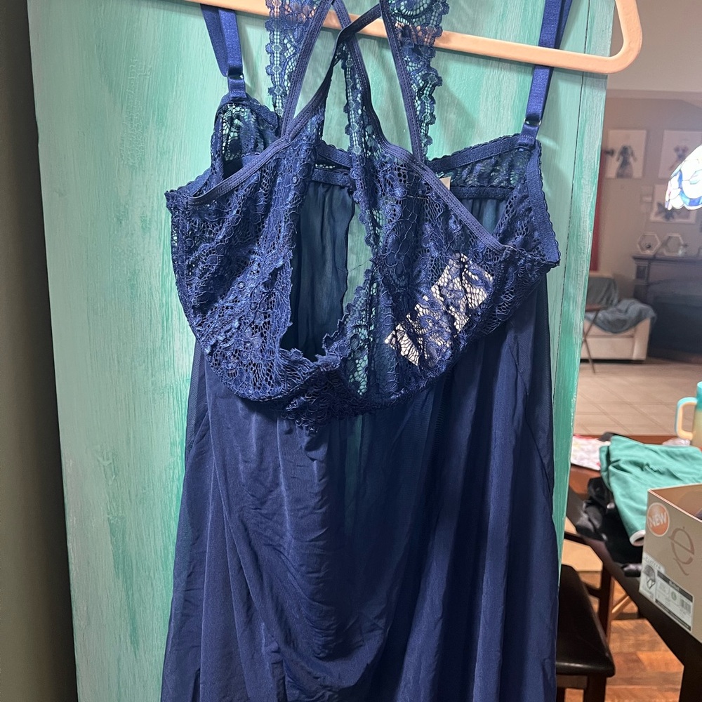 Elegant Blue Lace Negligee